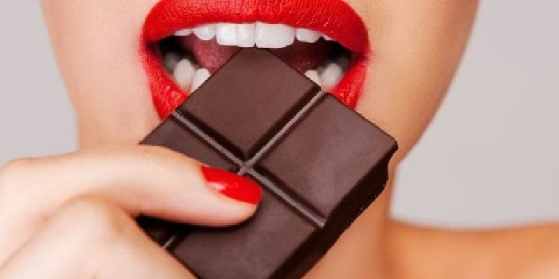 Un boccone di cioccolato fondente al giorno…