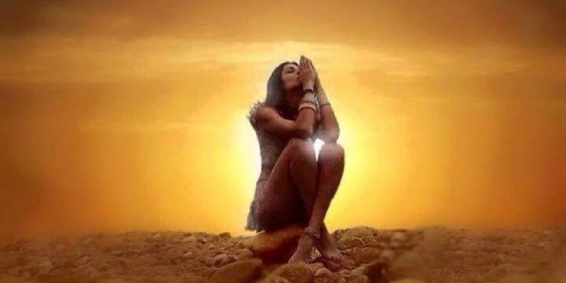 Qualsiasi cosa succeda, tu amati!