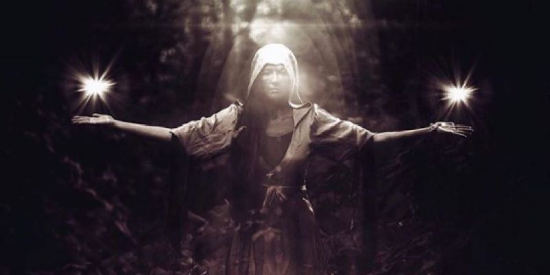 Luna Piena in Vergine: l’Archetipo dell’Infermiera