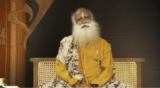 Sadhguru – Concentrati su di Te, non sul Virus