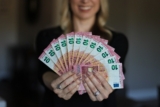 Alle donne non frega nulla dei soldi