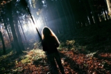 Ci devi passare nel bosco, guerriera antica
